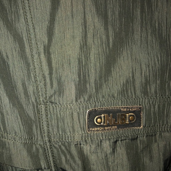 Jacket - Picture 9 of 9